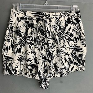 Love Tree Flowy Shorts
